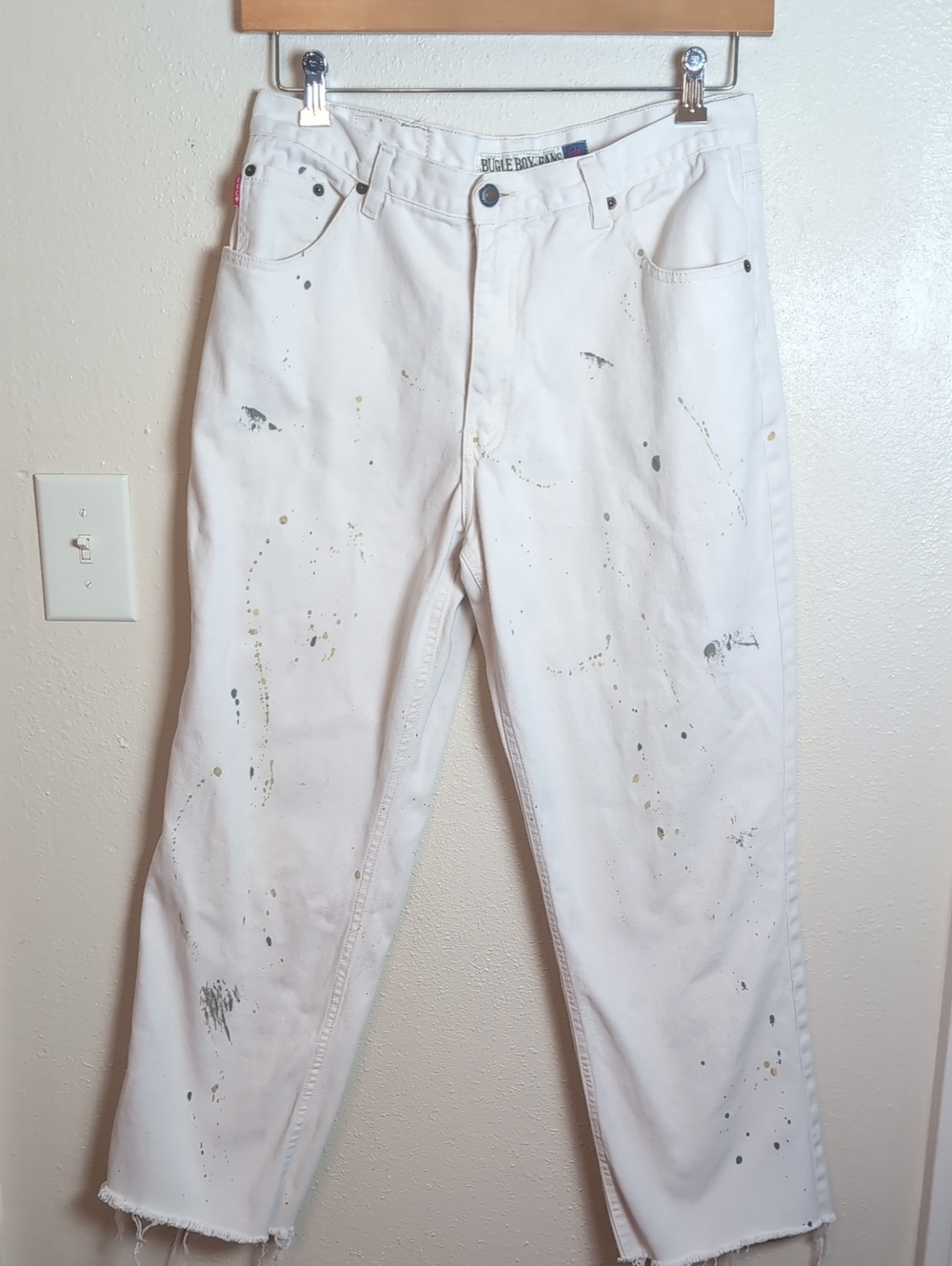 Bugle Boy White Cropped Jeans with Paint-Splatter 33